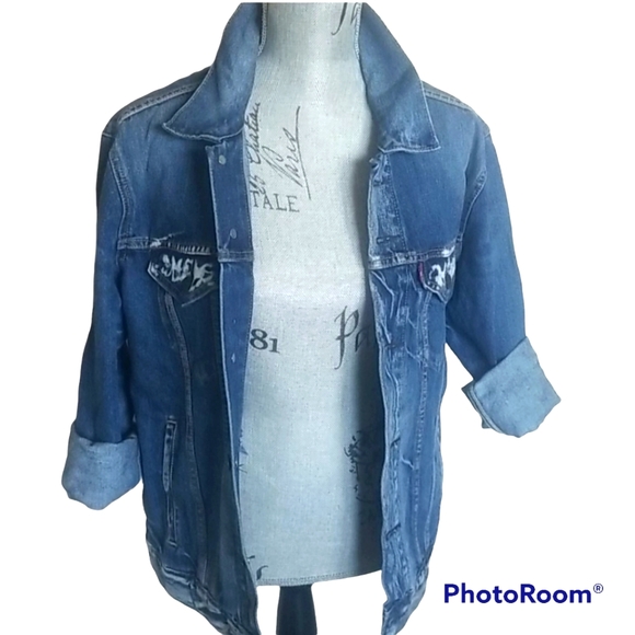 Oversized vintage Levi's jacket - Picture 3 of 9